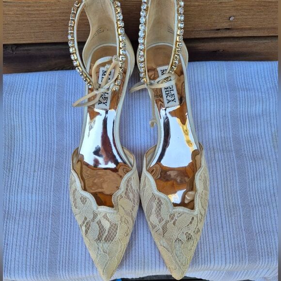 Badgley Mischka Women's Betsy Lace Kitten Heel Pumps - Picture 6 of 16